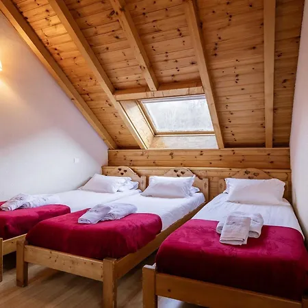 Chalet Triplex 4* Expose Sud-est, 12 Pers, Proche Telesiege, Terrasse, Animaux Admis - Fr-1-263-360 *